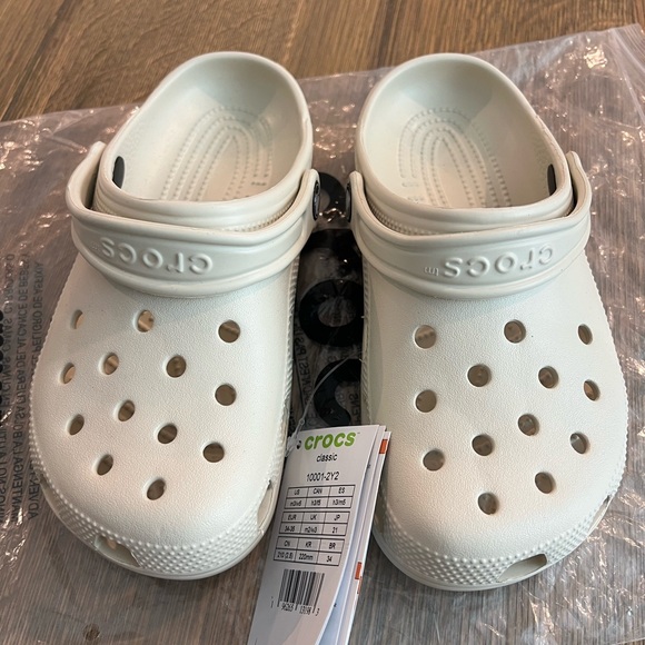 Crocs - Picture 2 of 3